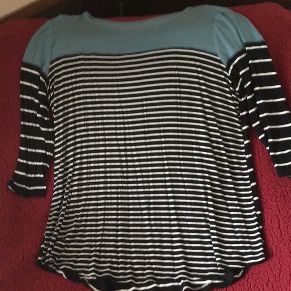 Nice top - Picture 1 of 2